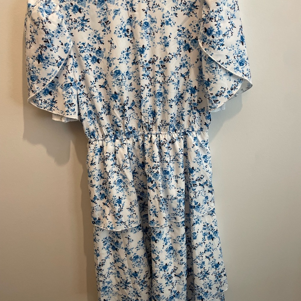 SHEIN Blue Floral Ruffle Top - Picture 2 of 9